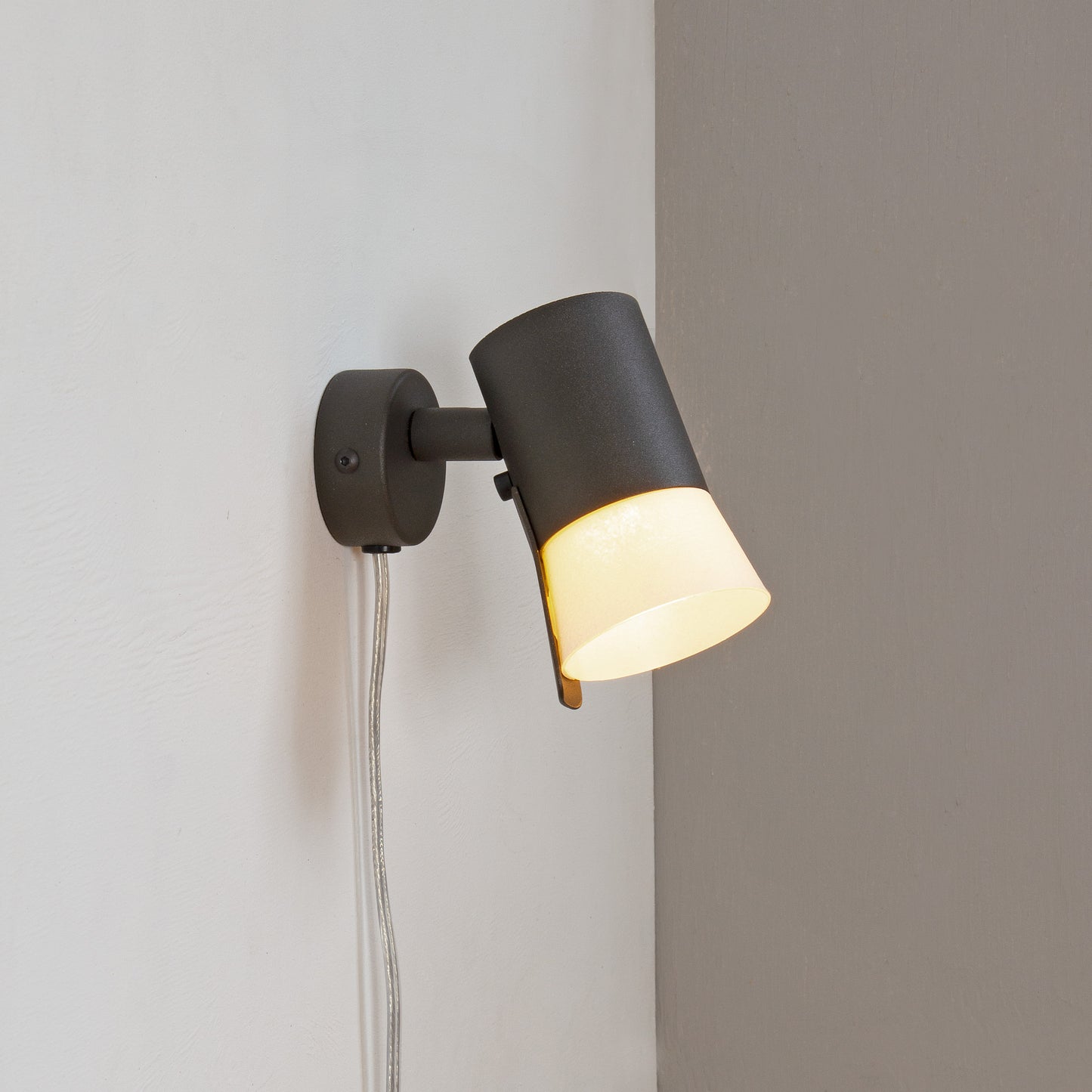 Bezzy vägglampa, Zlamp sänglampa,