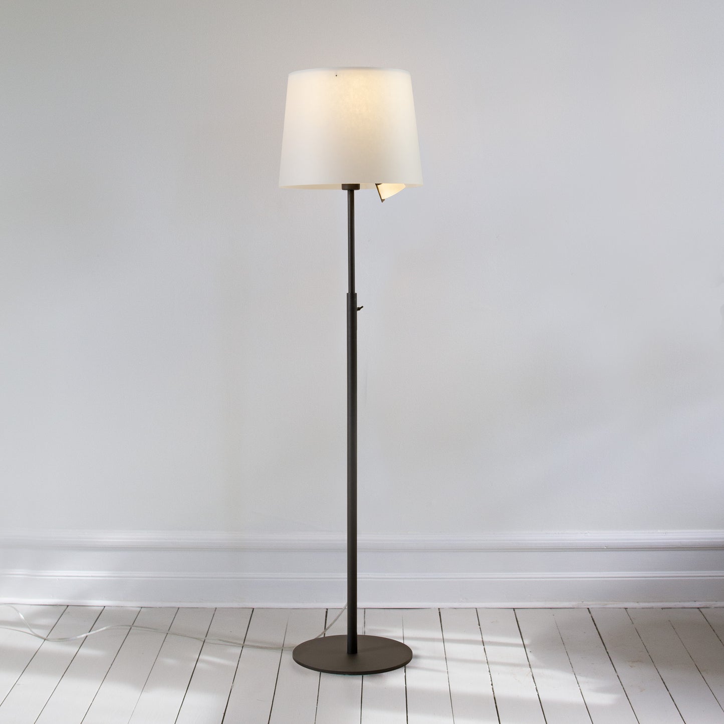 Kaksi floor lamp