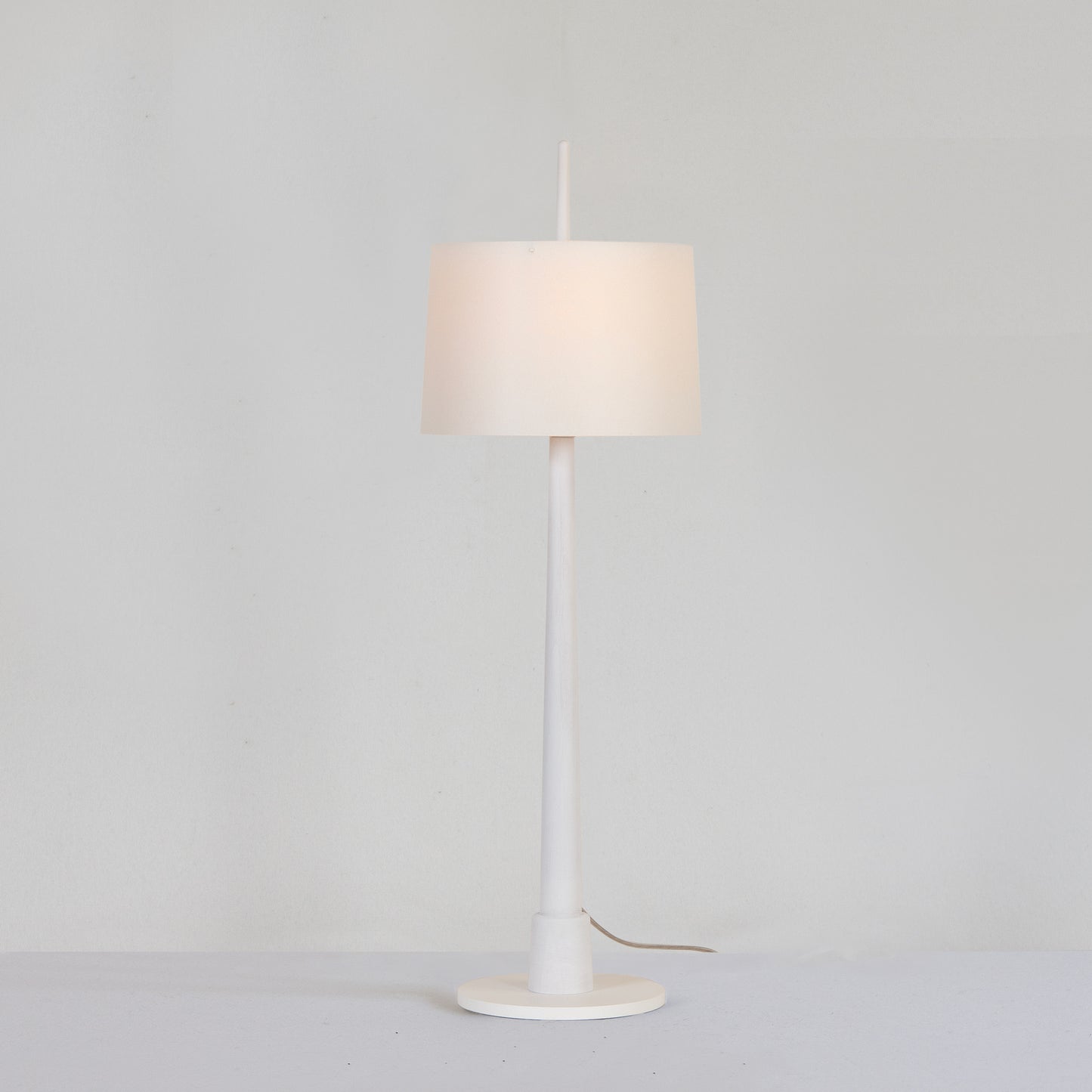 Gadd bordslampa, 929-1918 stor i vitt