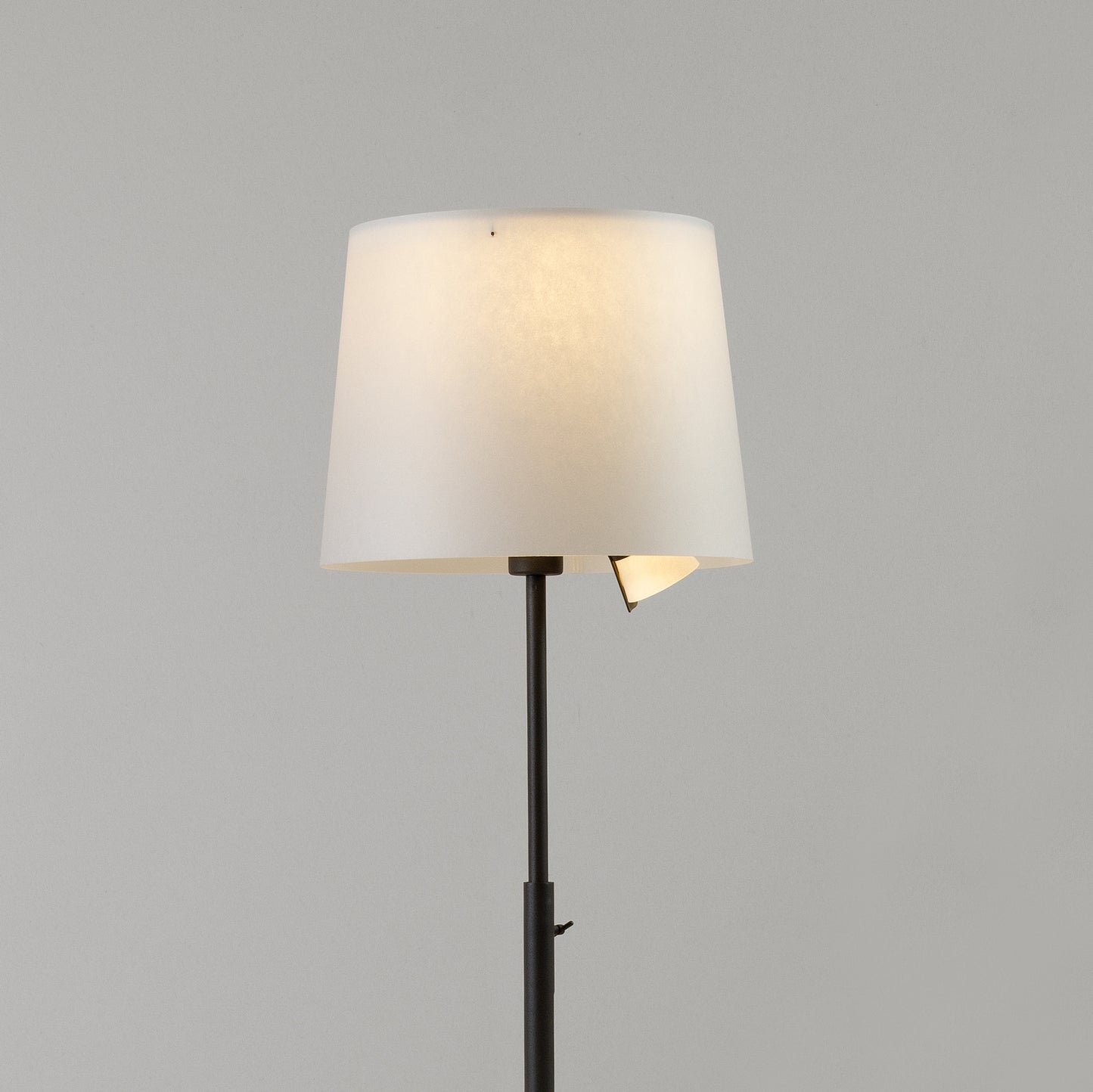 Kaksi floor lamp