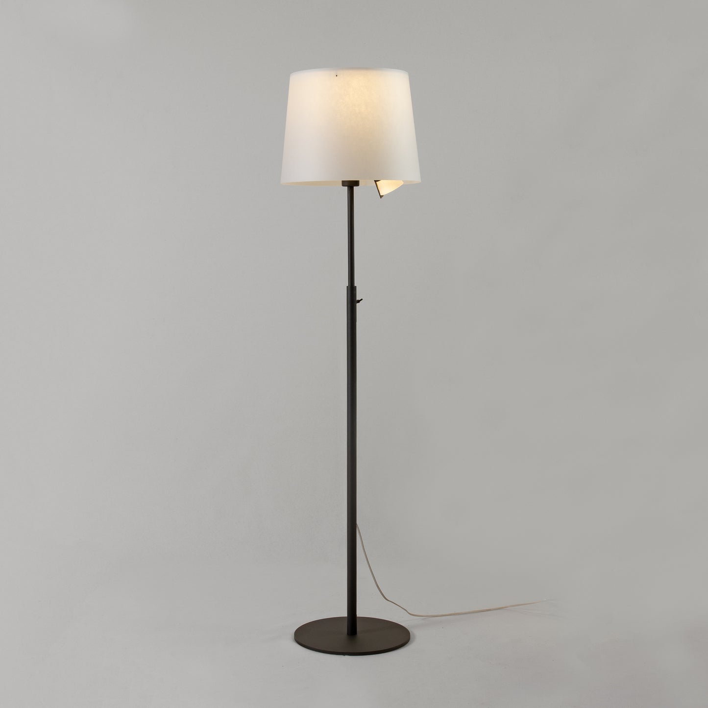 Kaksi floor lamp