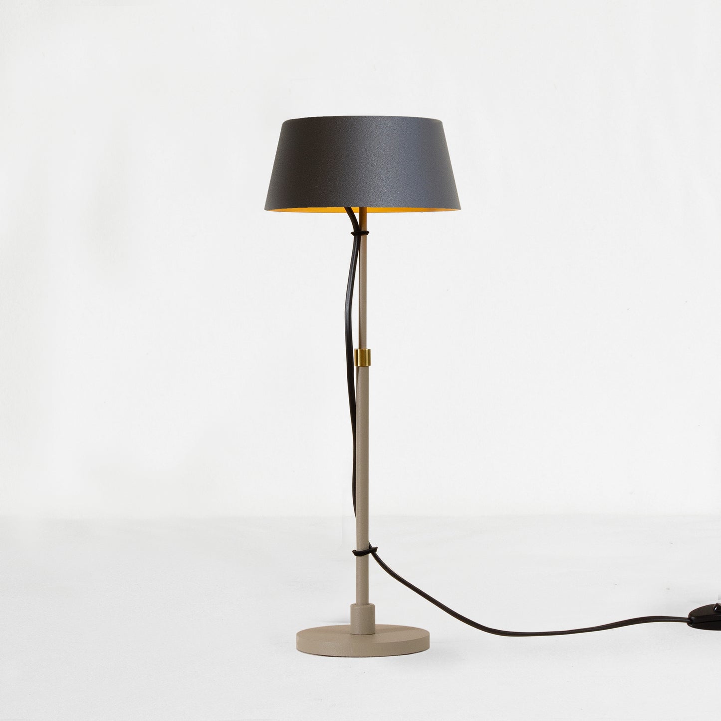Karl bordslampa liten