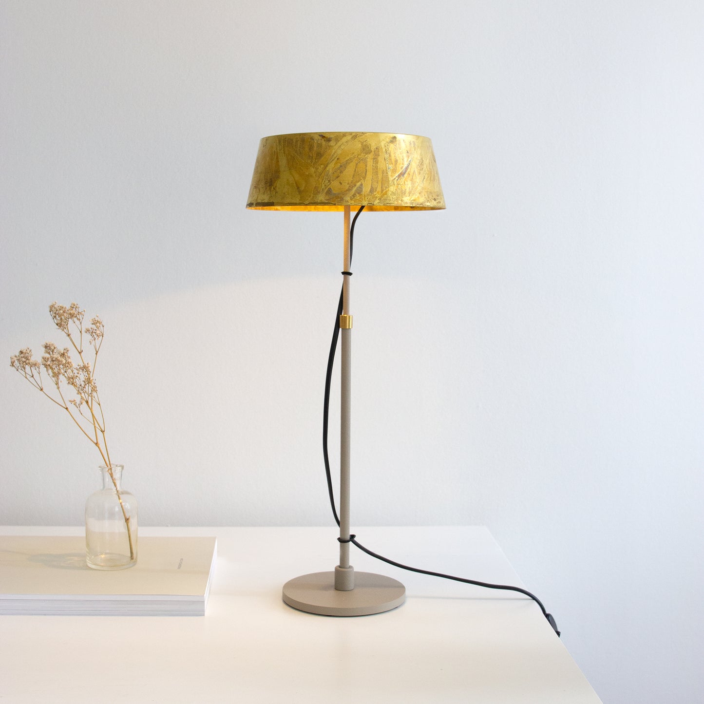 Bordslampa mässing