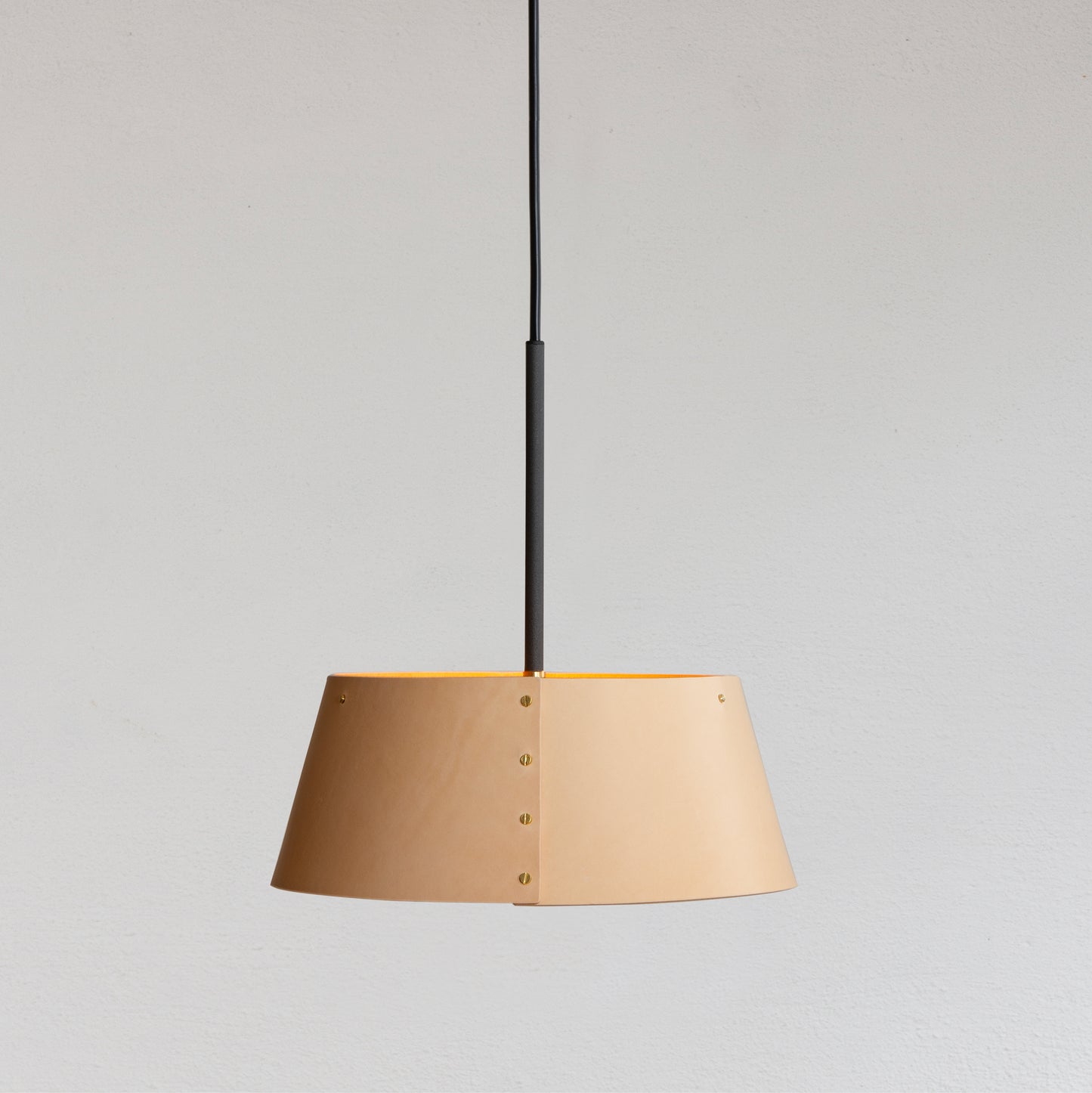 Karl läder pendel 27 cm