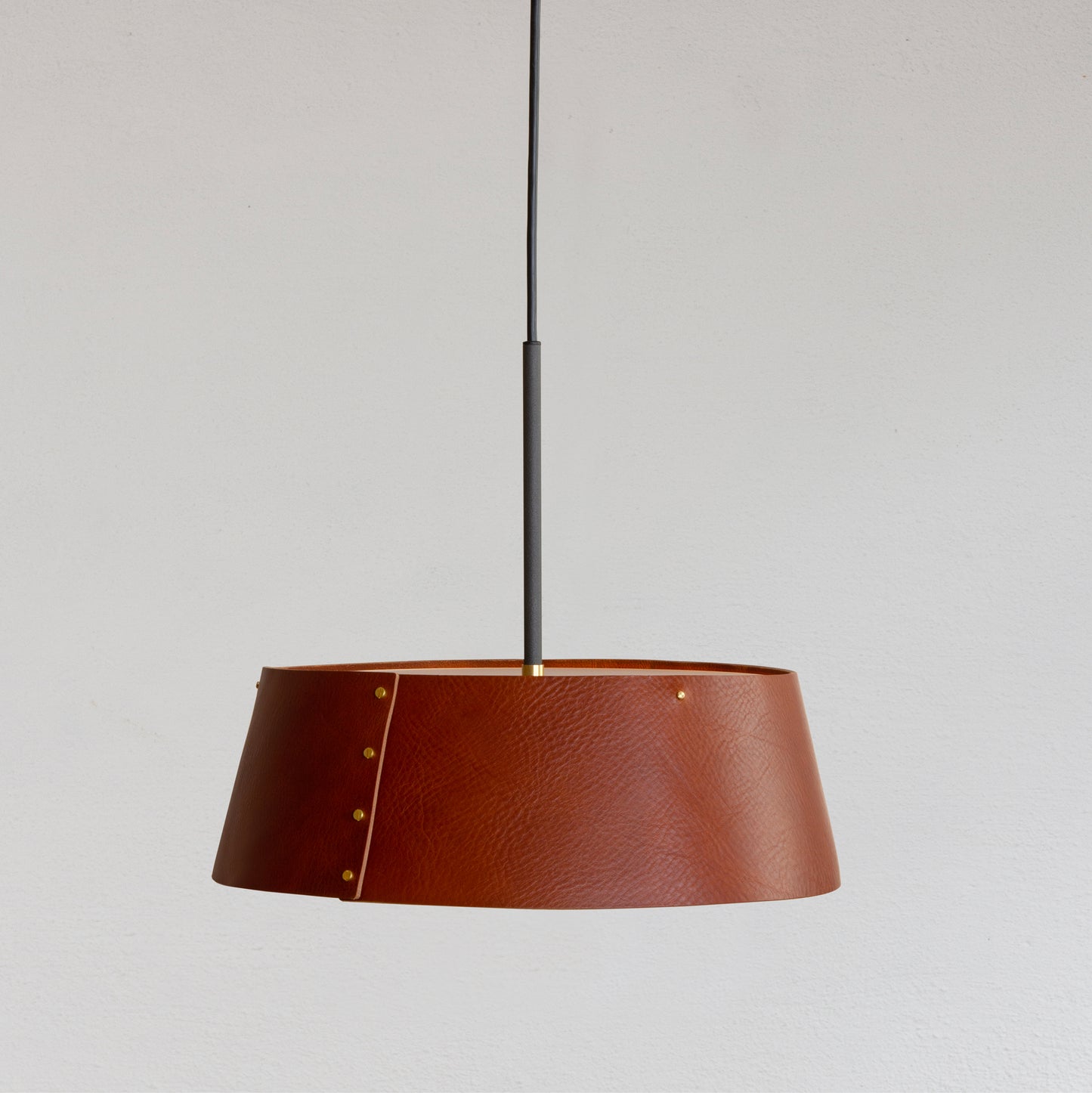 Karl läder pendel 35 cm