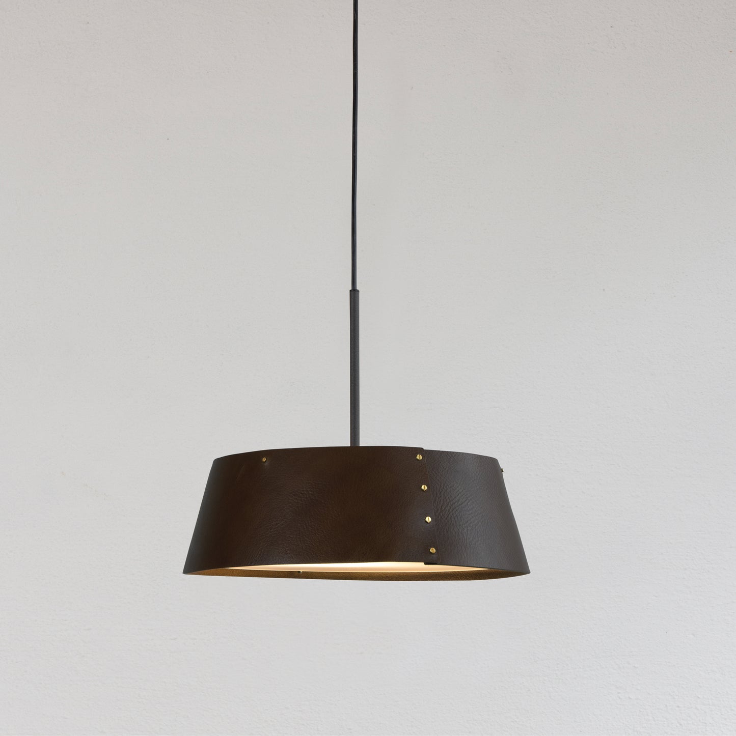 Karl läder pendel 35 cm