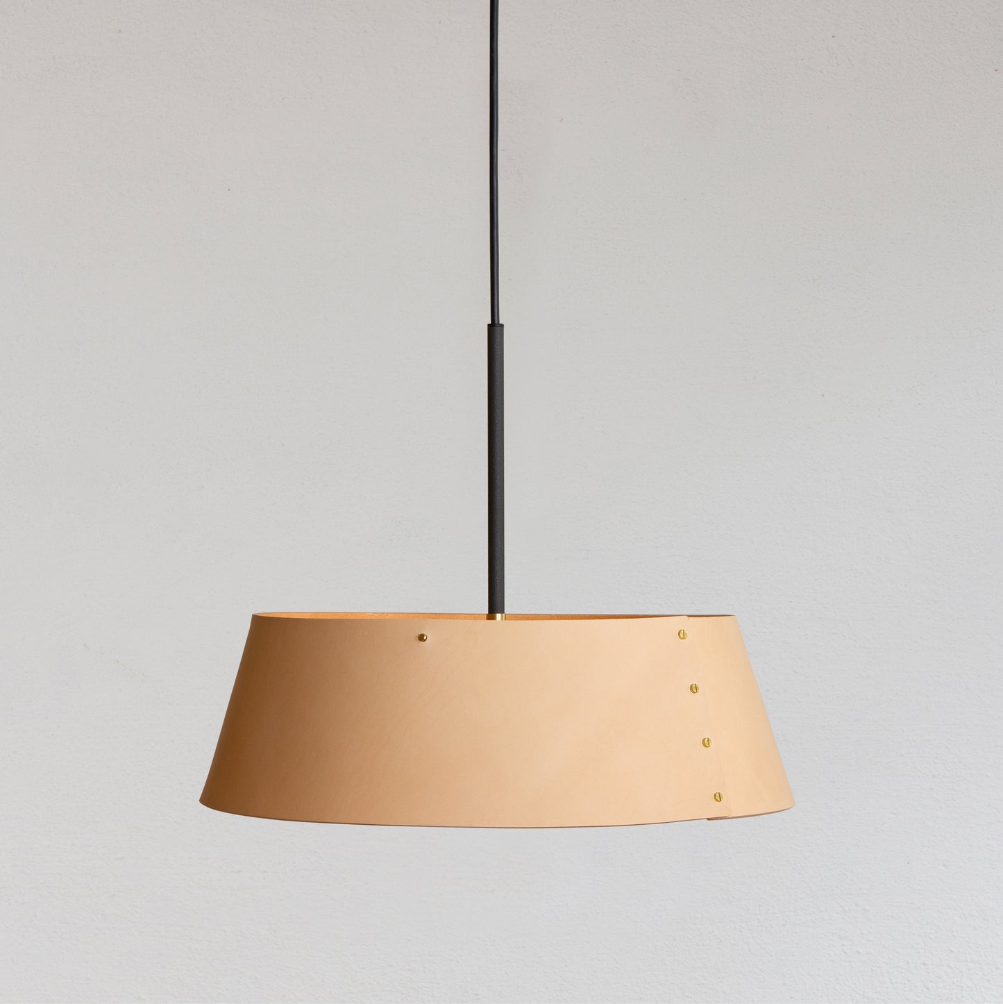 Karl läder pendel 35 cm