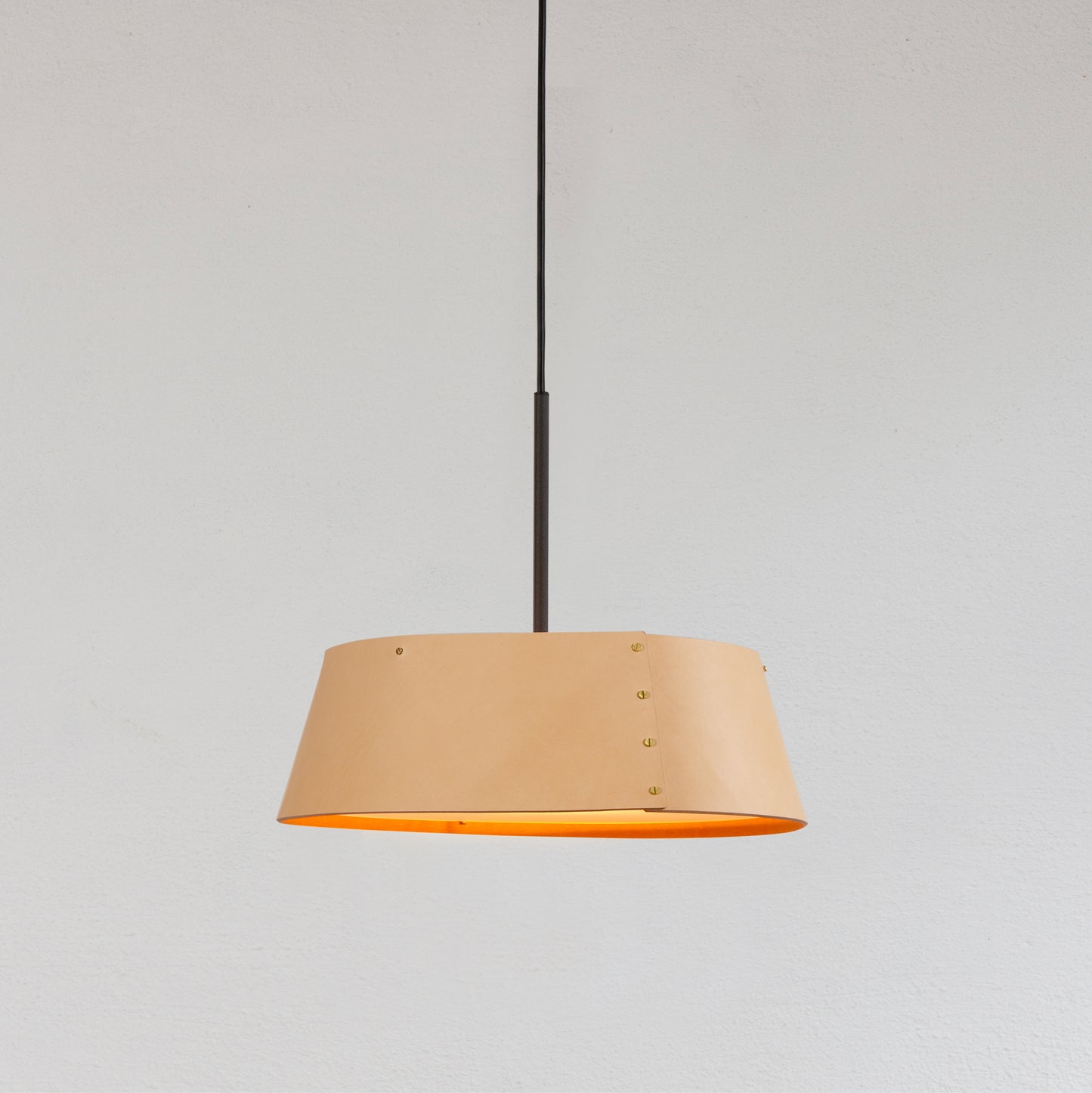 Karl läder pendel 35 cm