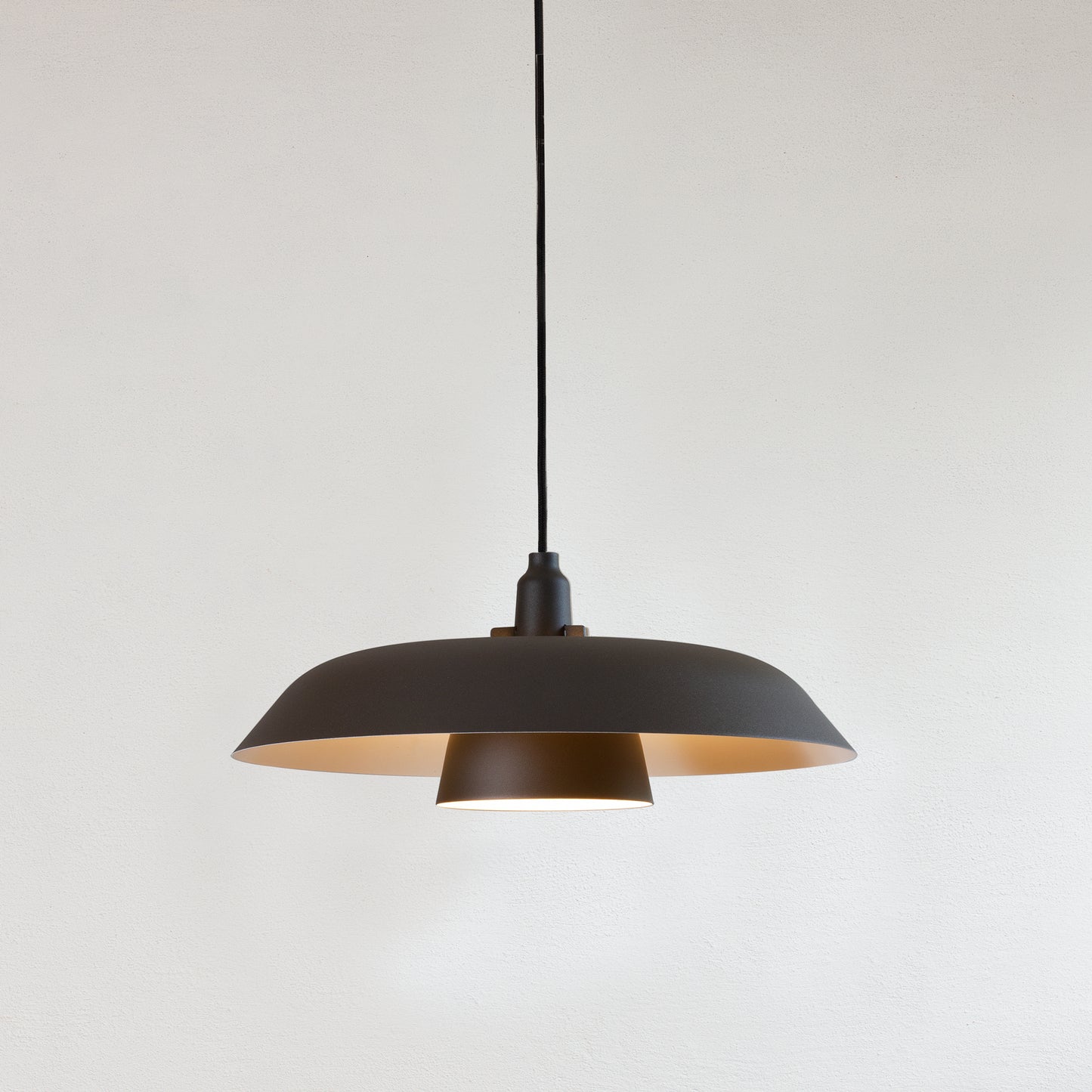 P 656-5017 pendellampa mörkgrå från Zlamp