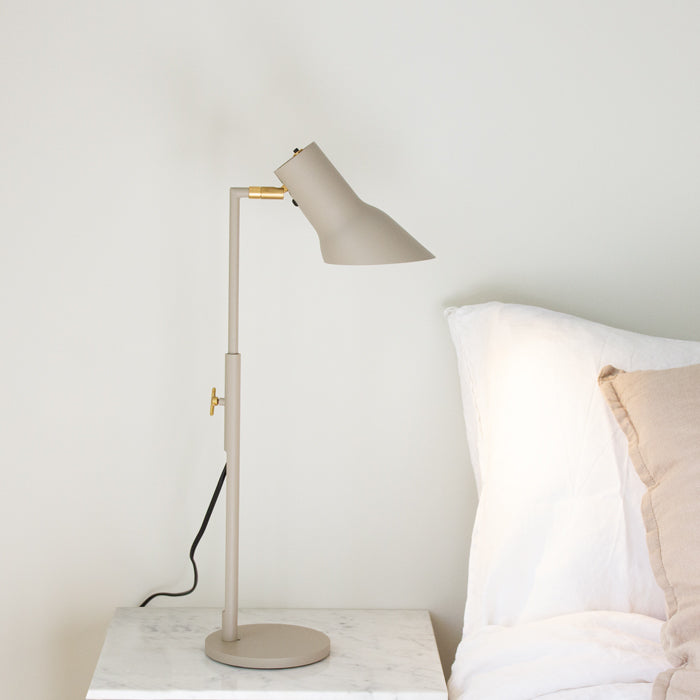 Q10 bordslampa