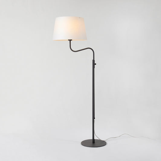 Vega golvlampa svängd