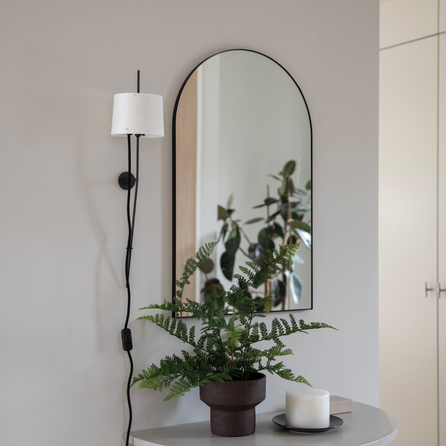 Zladdbarnet wall lamp
