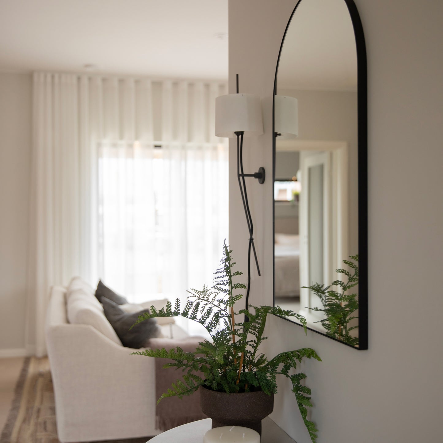 Zladdbarnet wall lamp