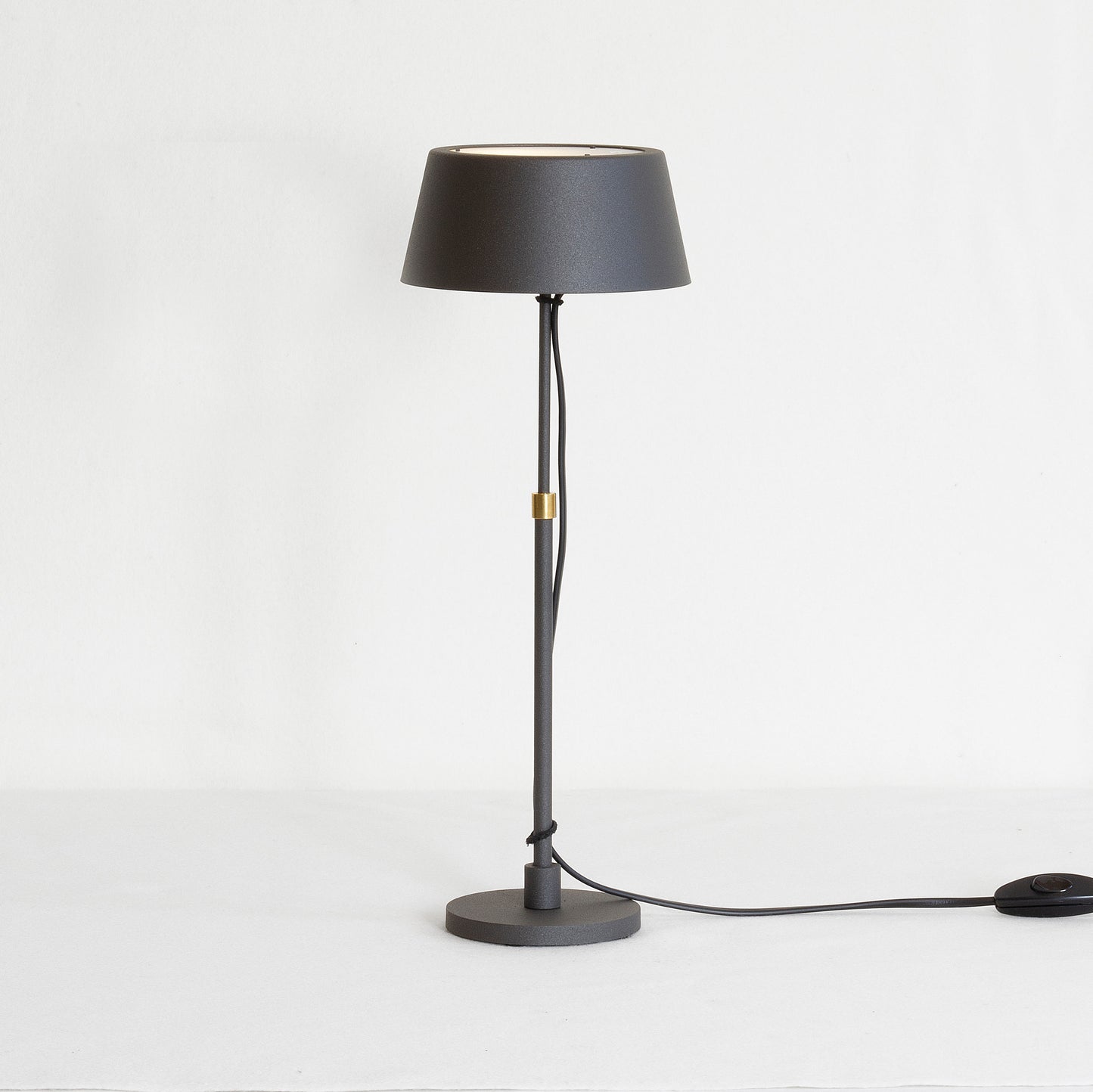 Karl bordslampa liten