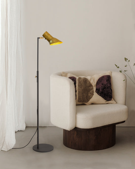 Q10 golvlampa