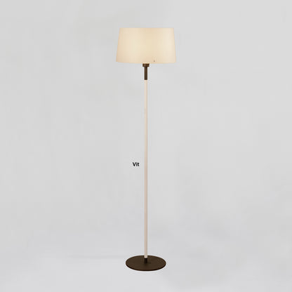 Z trä golvlampa björk